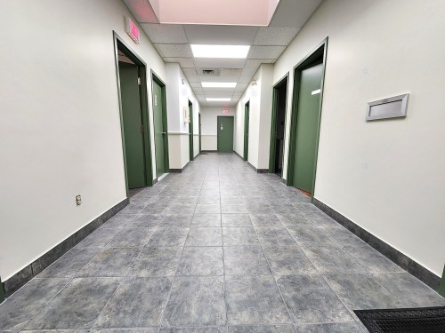 Hall d'entrée/Vestibule - 103-4707 Boul. Des Laurentides, Laval (Auteuil), QC - Indoor Photo Showing Other Room