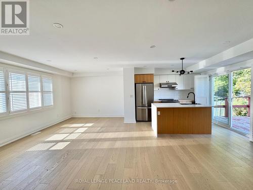 29 ROSITA CRESCENT , Toronto, Ontario M1L 1X7 4