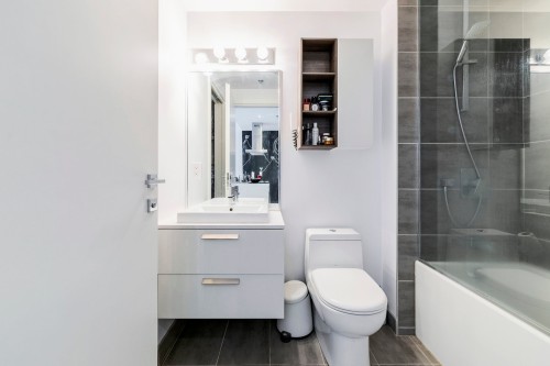 Bathroom - 1703-1211 Rue Drummond, Montréal (Ville-Marie), QC - Indoor Photo Showing Bathroom