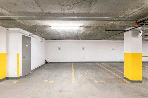 Garage - 1703-1211 Rue Drummond, Montréal (Ville-Marie), QC - Indoor Photo Showing Garage