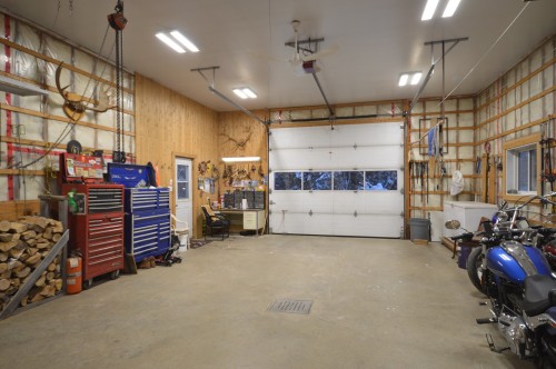 Garage - 169 Ch. Roy, Amherst, QC - Indoor Photo Showing Garage