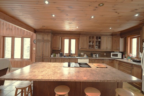 Kitchen - 169 Ch. Roy, Amherst, QC - Indoor Photo Showing Kitchen With Double Sink