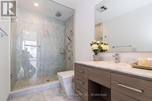 4703 - 488 University Avenue, Toronto, ON - Indoor Photo Showing Bathroom