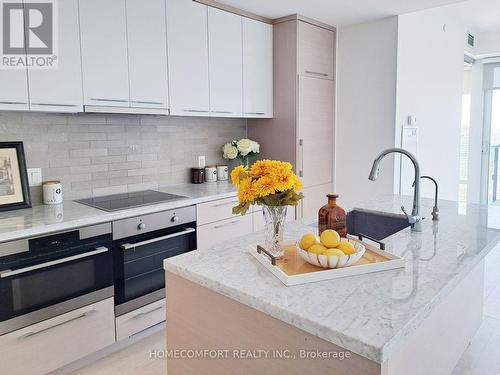 4703 - 488 University Avenue, Toronto, ON - Indoor Photo Showing Kitchen With Upgraded Kitchen