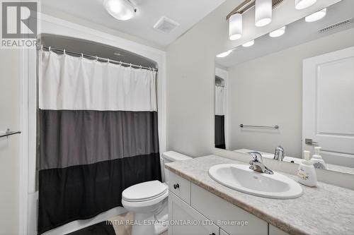 7 Cortland Terrace, St. Thomas, ON - Indoor Photo Showing Bathroom