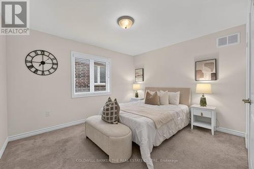 1048 Barton Way, Innisfil, ON - Indoor Photo Showing Bedroom