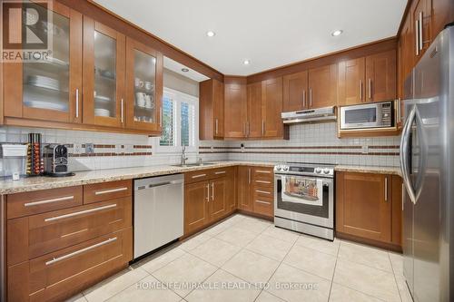 6089 Carradine Court, Mississauga, ON - Indoor Photo Showing Kitchen