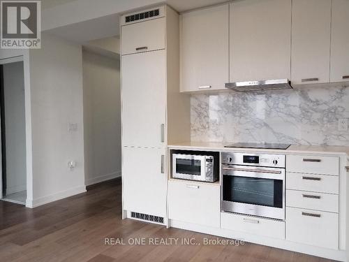 2001 - 38 HONEYCRISP CRESCENT , Vaughan, Ontario L4K 0M8 4