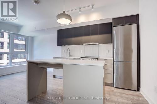 431 - 8 Tippet Road, Toronto, ON - Indoor Photo Showing Kitchen