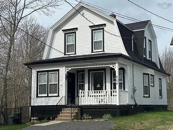 134 Stellar Street Stellarton, NS B0K 1S0