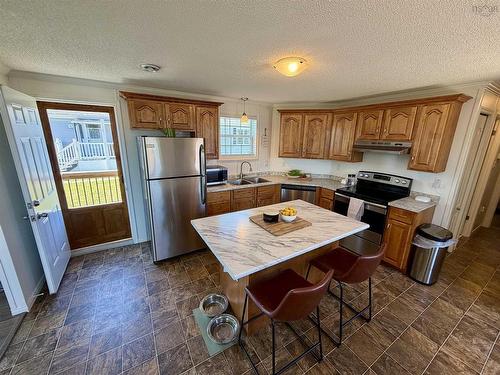 14 South Hill Drive, West River, NS 