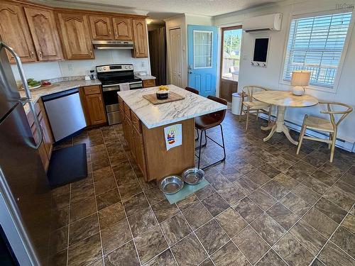 14 South Hill Drive, West River, NS 