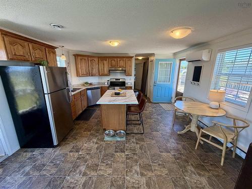 14 South Hill Drive, West River, NS 