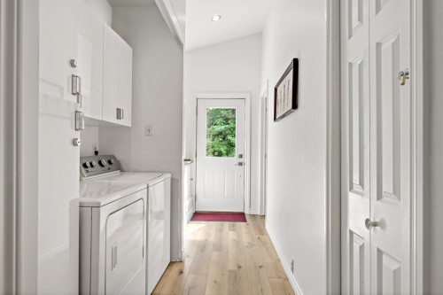 Hall d'entrée/Vestibule - 12571 Ch. Du Lac-Labelle, Labelle, QC - Indoor Photo Showing Laundry Room