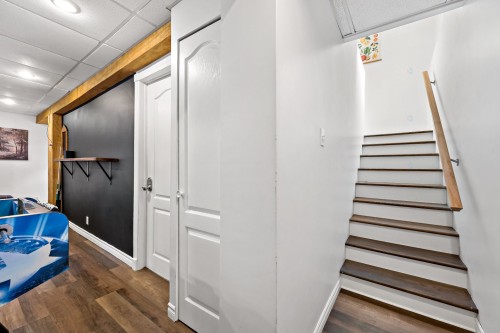 Escalier - 12571 Ch. Du Lac-Labelle, Labelle, QC - Indoor Photo Showing Other Room