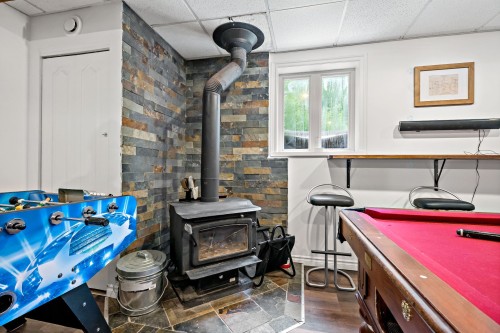 Salle familiale - 12571 Ch. Du Lac-Labelle, Labelle, QC - Indoor Photo Showing Other Room
