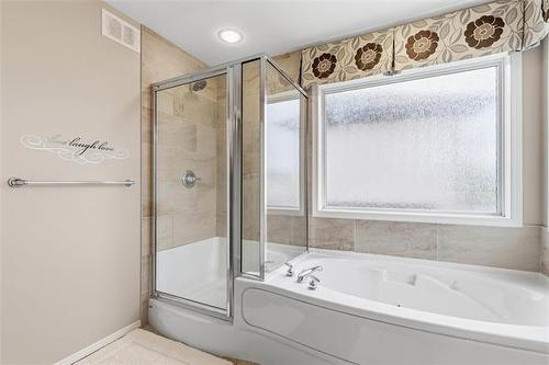 162 Audette Dr, Winnipeg, MB - Indoor Photo Showing Bathroom