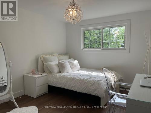 6089 Starfield Crescent, Mississauga, ON - Indoor Photo Showing Bedroom