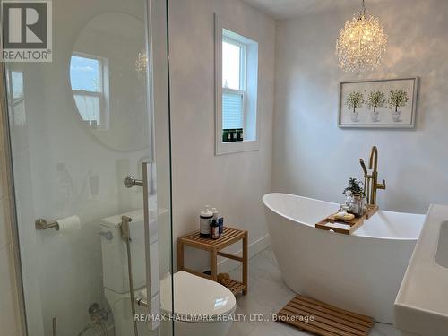 6089 Starfield Crescent, Mississauga, ON - Indoor Photo Showing Bathroom