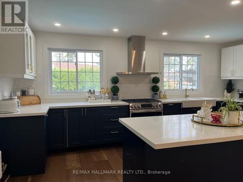 6089 Starfield Crescent, Mississauga, ON - Indoor Photo Showing Kitchen With Upgraded Kitchen
