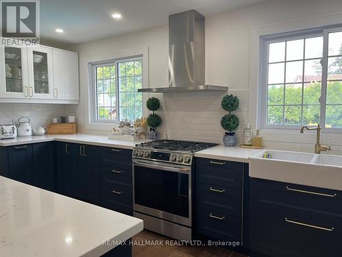 6089 Starfield Crescent, Mississauga, ON - Indoor Photo Showing Kitchen With Double Sink With Upgraded Kitchen