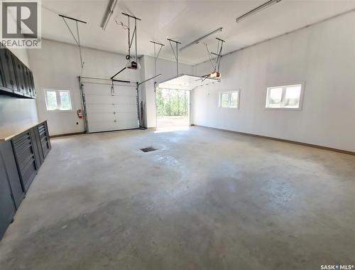 231 Westview Drive, Swift Current Rm No. 137, SK - Indoor Photo Showing Garage