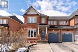 33 WINNERS CIRCLE E  Brampton, ON L7A 1W3