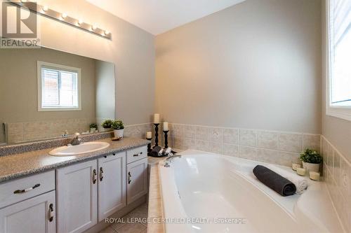 33 Winners Circle E, Brampton, ON - Indoor Photo Showing Bathroom