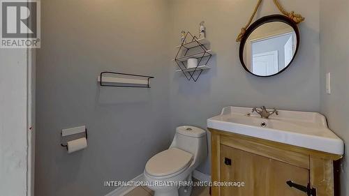 2 Dolce Crescent, Vaughan, ON - Indoor Photo Showing Bathroom