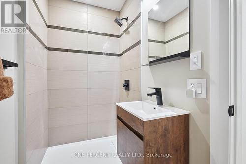 41 Second Avenue, Ottawa, ON - Indoor Photo Showing Bathroom