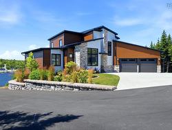 425 Powers Road Whites Lake, NS B3T 1W6