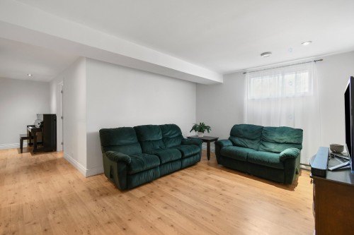 Salle familiale - 13 Rue Des Cyprès, Saint-Philippe, QC - Indoor Photo Showing Living Room