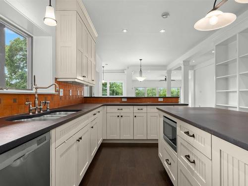5954 Mcculloch Court, Halifax, NS - Indoor Photo Showing Kitchen With Double Sink