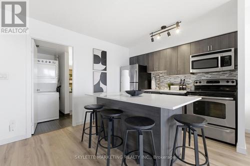 701 - 801 Sheppard Avenue W, Toronto, ON - Indoor Photo Showing Kitchen
