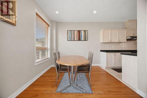 7443 Russian Olive Close, Mississauga, ON - Indoor Photo Showing Dining Room