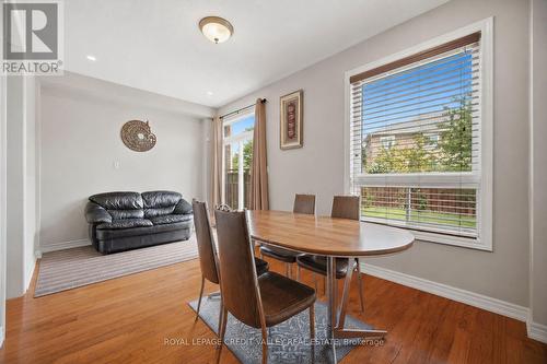 7443 Russian Olive Close, Mississauga, ON - Indoor Photo Showing Dining Room
