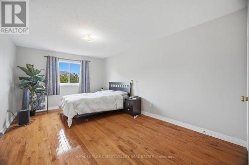 7443 Russian Olive Close, Mississauga, ON - Indoor Photo Showing Bedroom