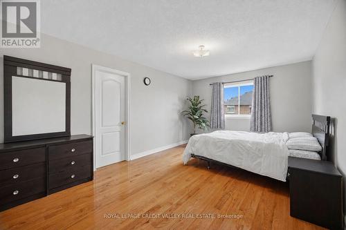 7443 Russian Olive Close, Mississauga, ON - Indoor Photo Showing Bedroom