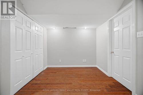 7443 Russian Olive Close, Mississauga, ON - Indoor Photo Showing Other Room
