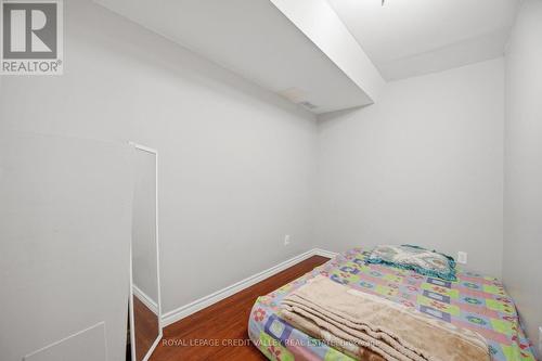 7443 Russian Olive Close, Mississauga, ON - Indoor Photo Showing Bedroom
