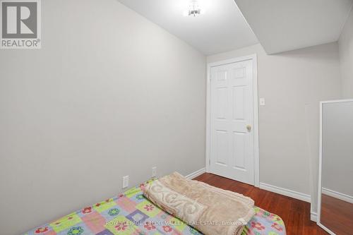 7443 Russian Olive Close, Mississauga, ON - Indoor Photo Showing Bedroom
