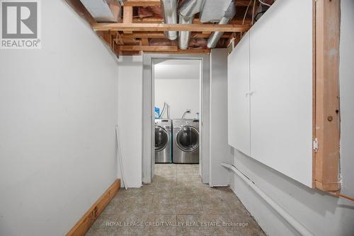 7443 Russian Olive Close, Mississauga, ON - Indoor Photo Showing Laundry Room
