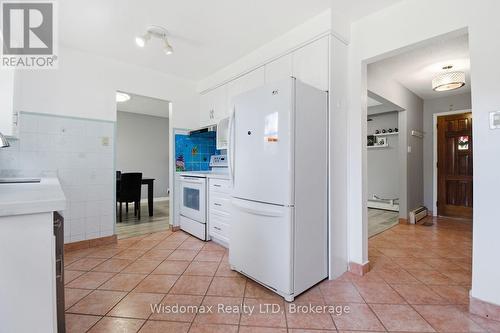 3384 Baker Crescent, Niagara Falls (Casey), ON - Indoor Photo Showing Kitchen
