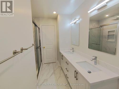 3282 Dragon Drive, Mississauga, ON - Indoor Photo Showing Bathroom