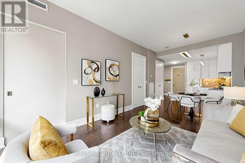 328 - 39 Queens Quay, Toronto, ON - Indoor Photo Showing Living Room