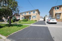 32 ELLENDALE DRIVE Toronto, ON M1P 1N2