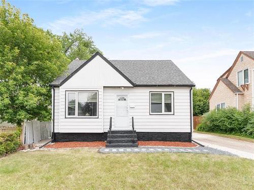 1331 Somerville Ave, Winnipeg, MB - Outdoor
