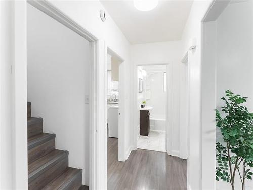 1331 Somerville Ave, Winnipeg, MB - Indoor Photo Showing Other Room