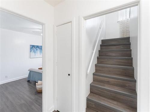 1331 Somerville Ave, Winnipeg, MB - Indoor Photo Showing Other Room