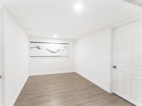 1331 Somerville Ave, Winnipeg, MB - Indoor Photo Showing Other Room